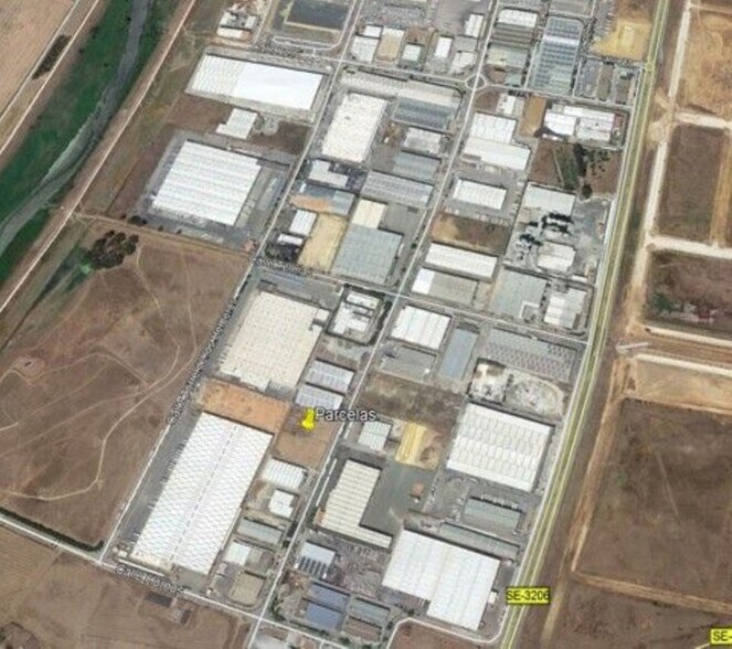 Poligono la Isla, Dos Hermanas, la, S/N, Dos Hermanas, Sevilla à louer - Photo du bâtiment - Image 2 de 10