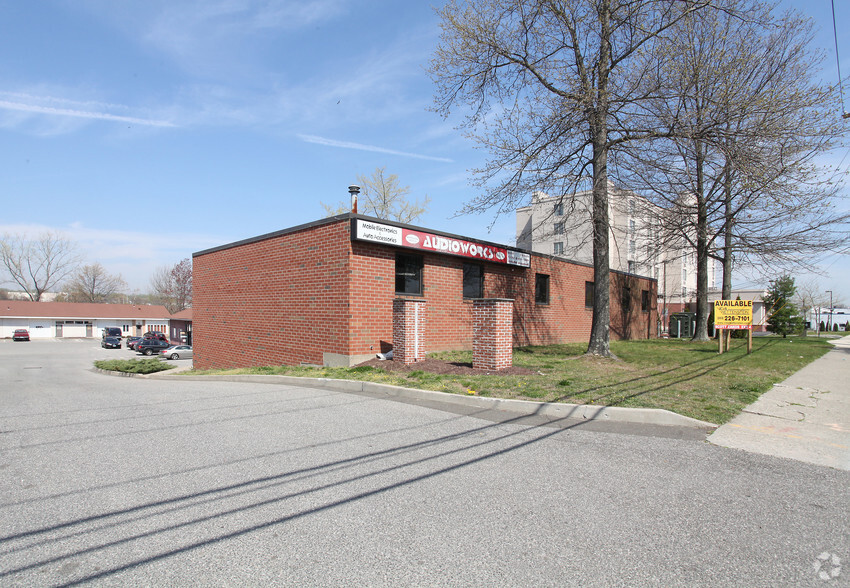 260 Old Gate Ln, Milford, CT for sale - Primary Photo - Image 1 of 1