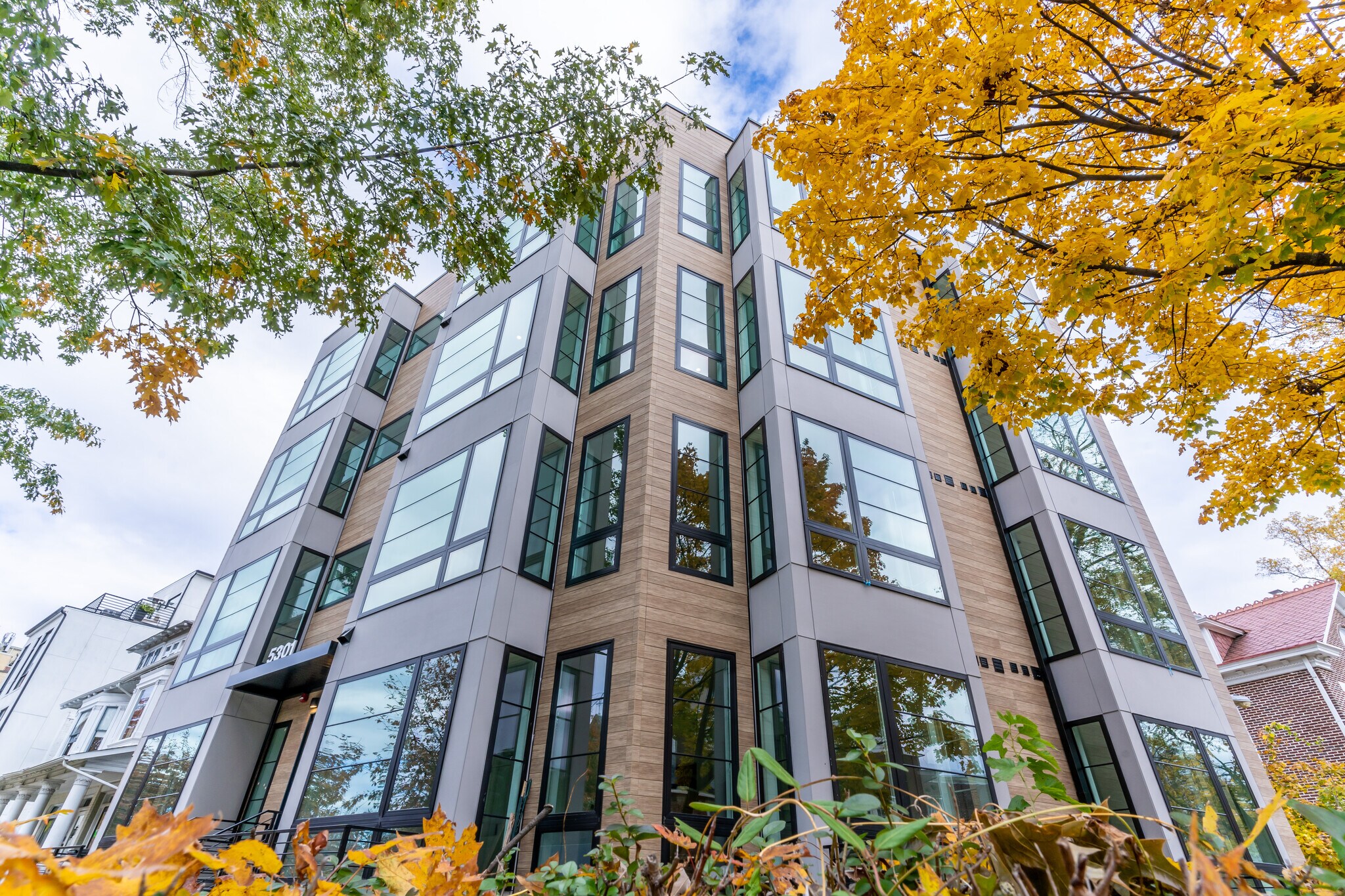 5301 Connecticut Ave NW, Washington, DC à vendre Photo du bâtiment- Image 1 de 21