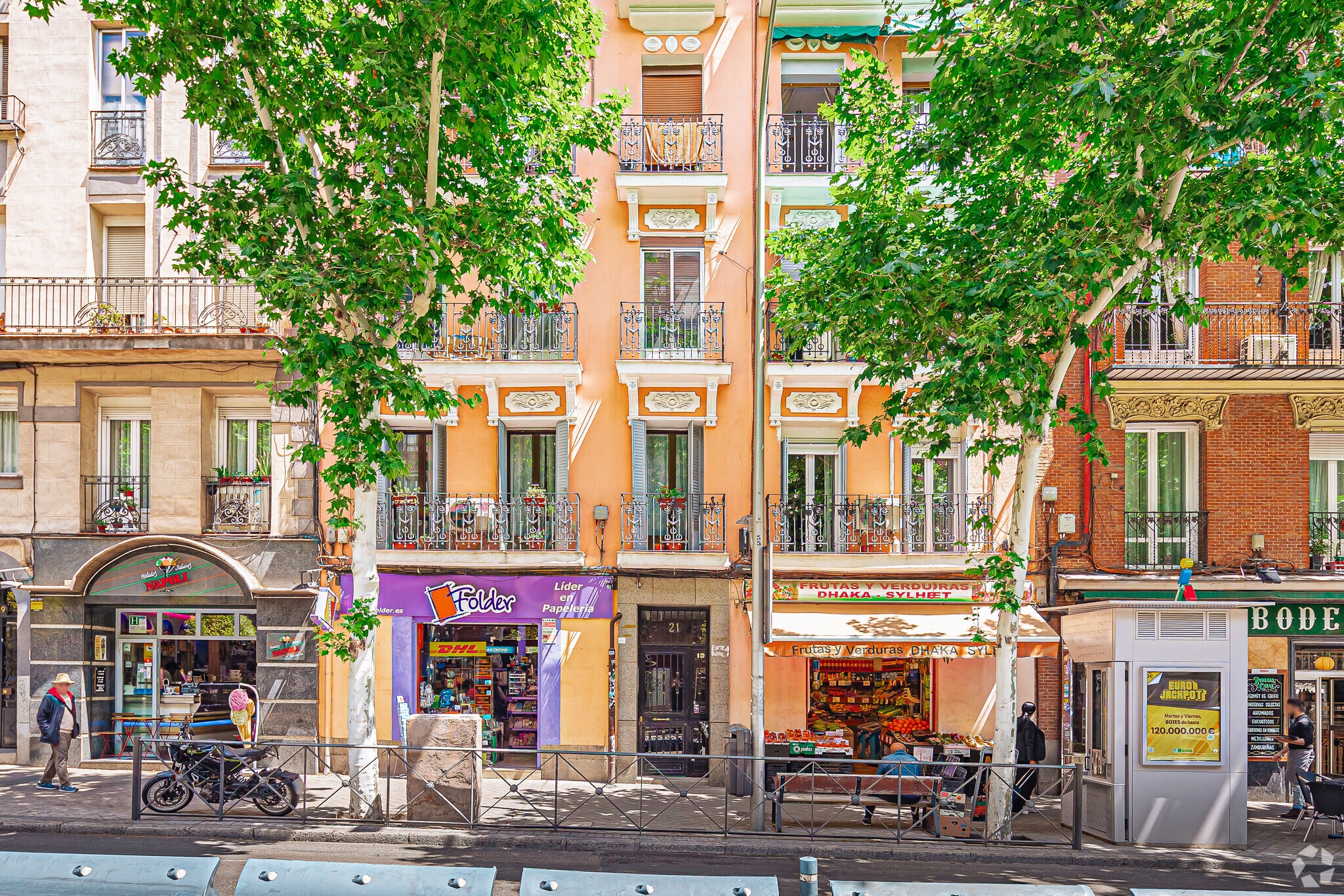 Immeuble residentiel dans Madrid, Madrid à vendre Photo principale- Image 1 de 3