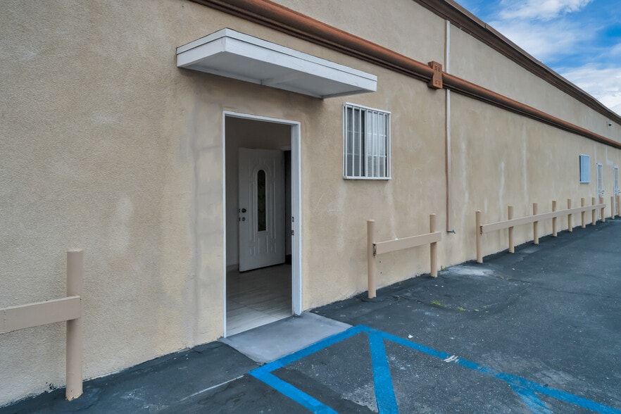 1830 Rosecrans ave, Gardena, CA for lease - Building Photo - Image 2 of 8