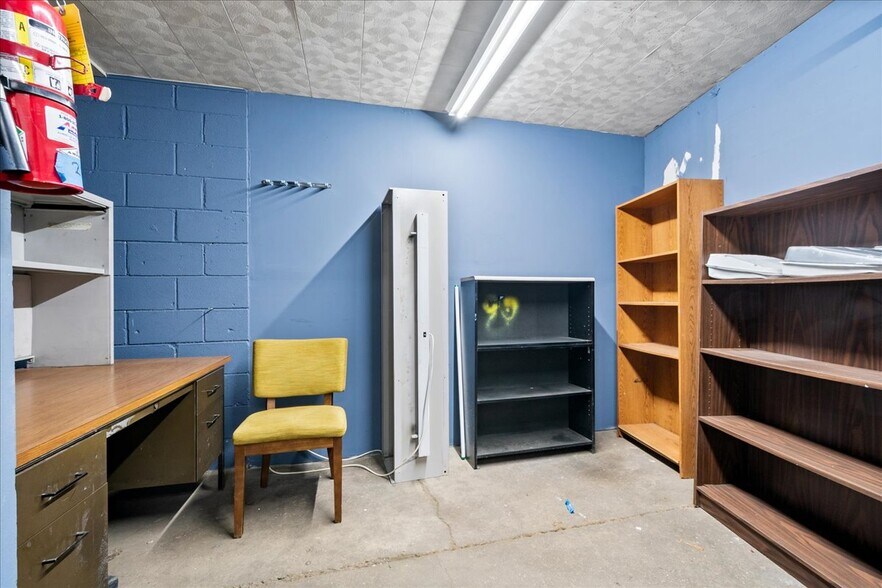 310 W 162nd St, South Holland, IL for lease - Interior Photo - Image 3 of 15