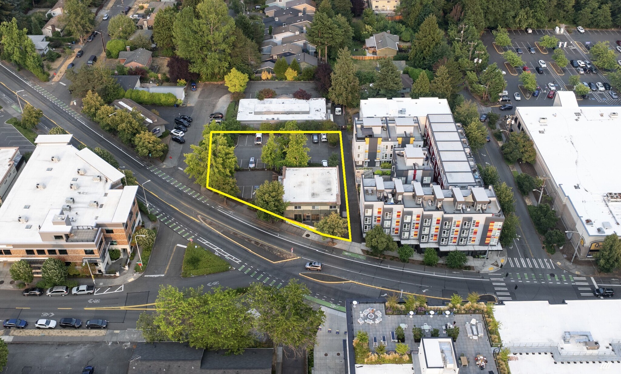 11222 Roosevelt Way NE, Seattle, WA à vendre Photo principale- Image 1 de 4