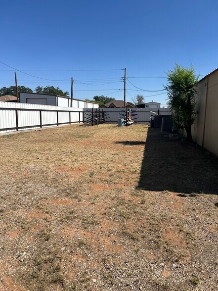 501 E Broadway St, Andrews, TX à vendre - Photo du bâtiment - Image 2 de 11