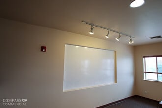 595 SW Bluff Dr, Bend, OR for lease Interior Photo- Image 1 of 7