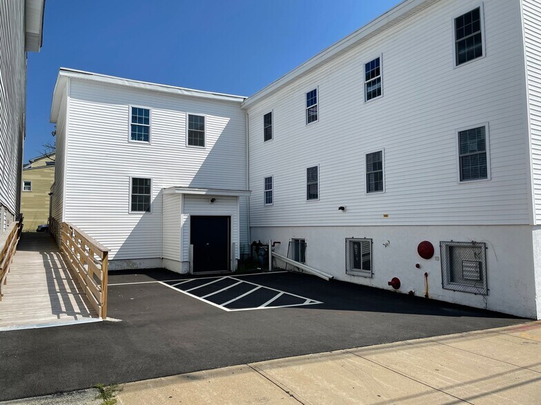 100 Central St, Milford, MA à louer - Photo du bâtiment - Image 2 de 30