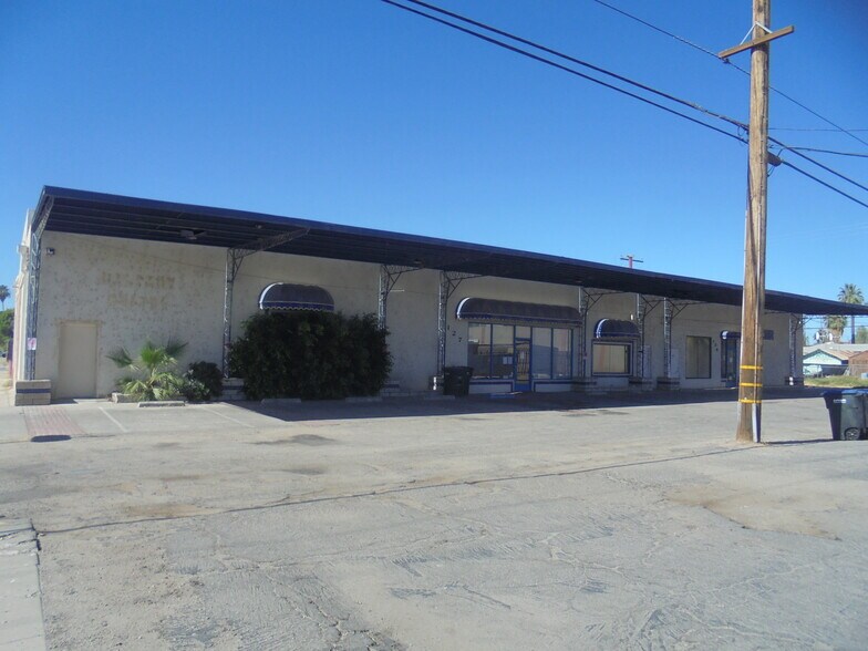 127 S 1st St, Blythe, CA à vendre - Photo du bâtiment - Image 2 de 39