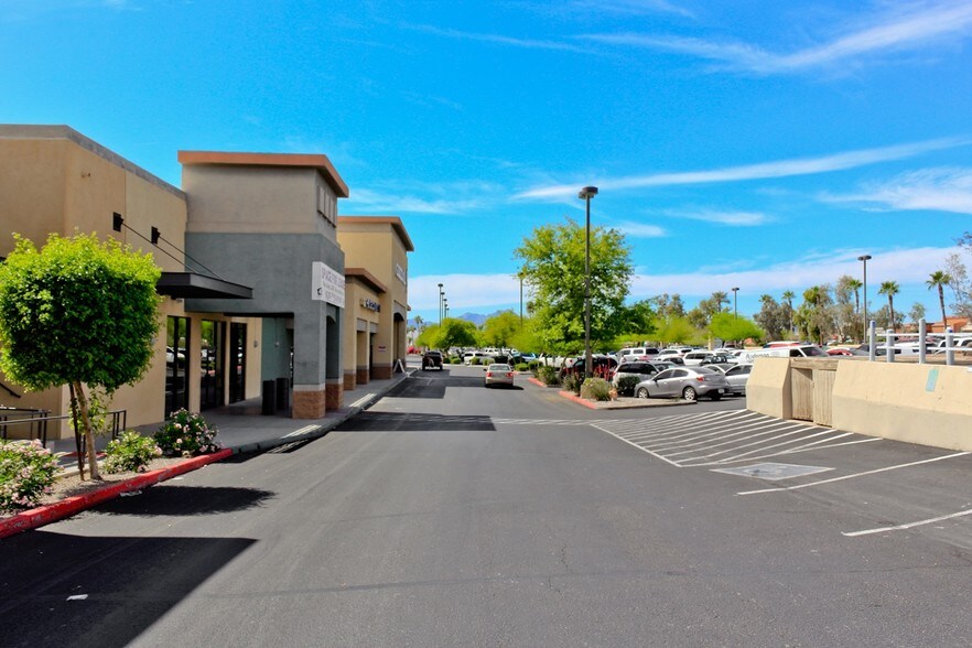 1990 McCulloch Blvd N, Lake Havasu City, AZ à louer - Photo du bâtiment - Image 2 de 9