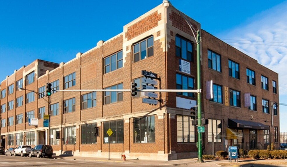 2211 N Elston Ave, Chicago, IL à louer - Photo du bâtiment - Image 3 de 3