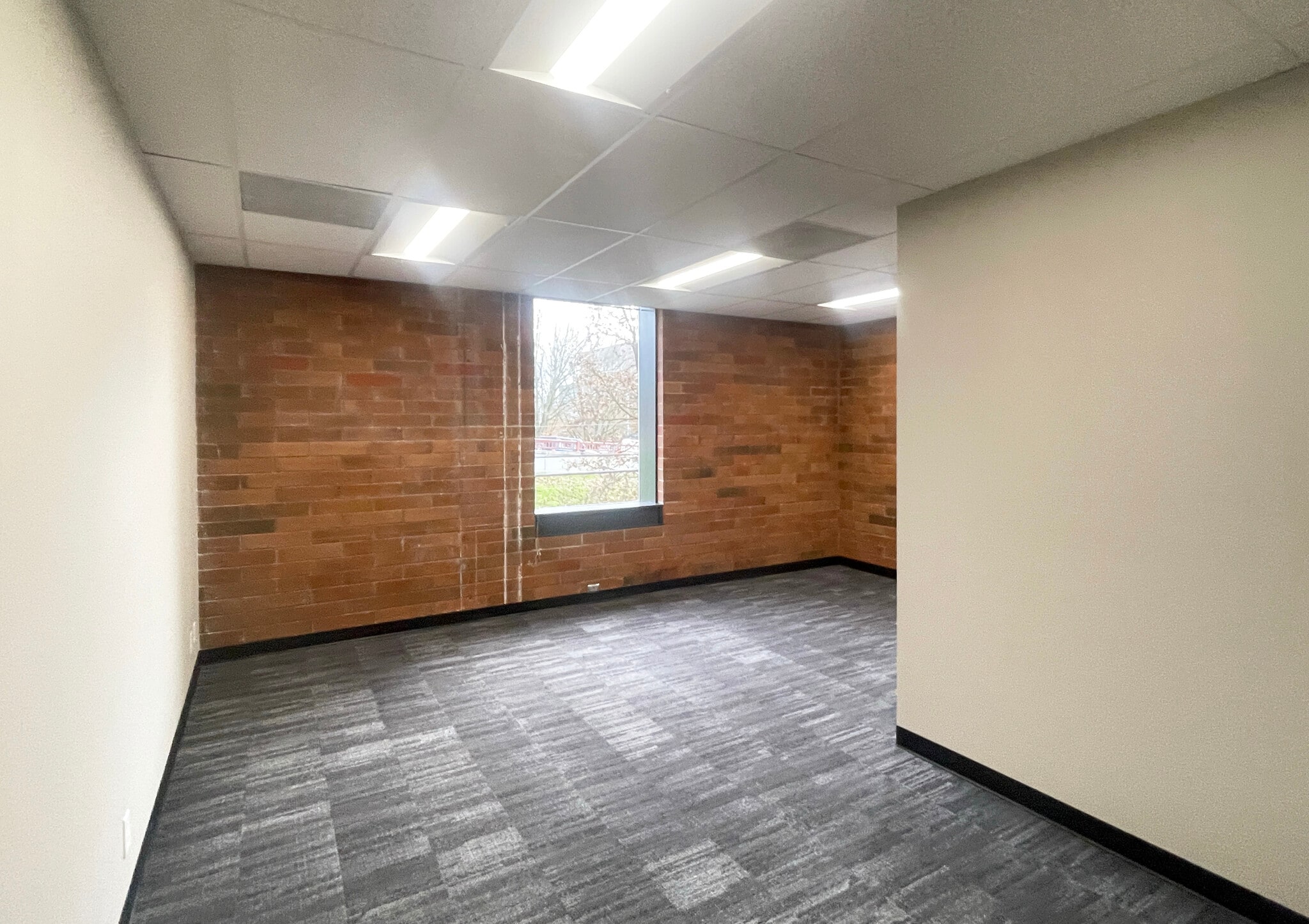 777 High St, Eugene, OR for lease Interior Photo- Image 1 of 3