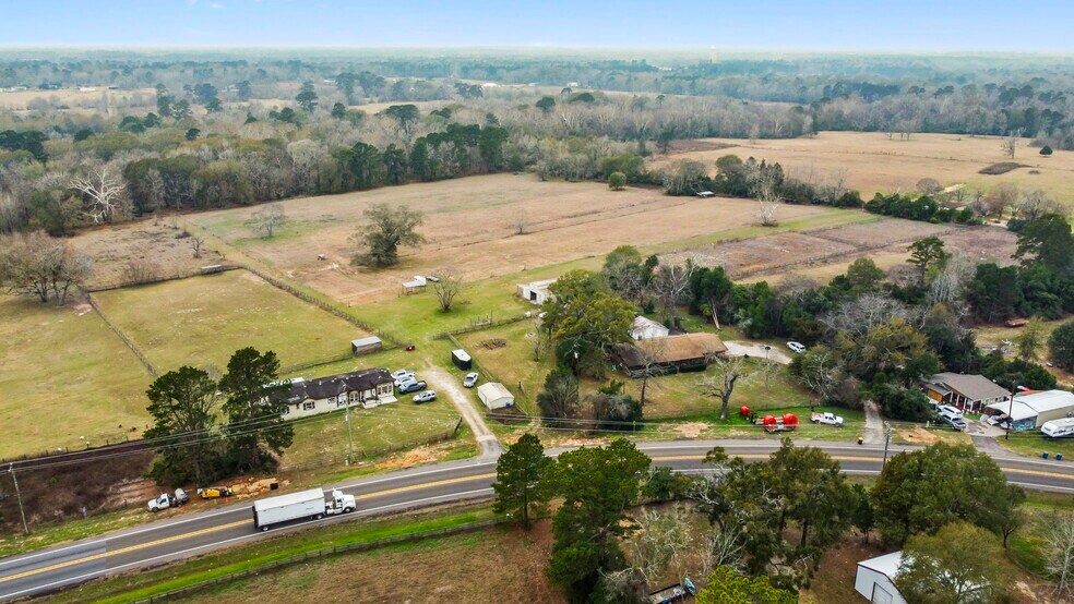 18226 FM 1484 Rd, Conroe, TX à vendre - Photo du bâtiment - Image 3 de 9