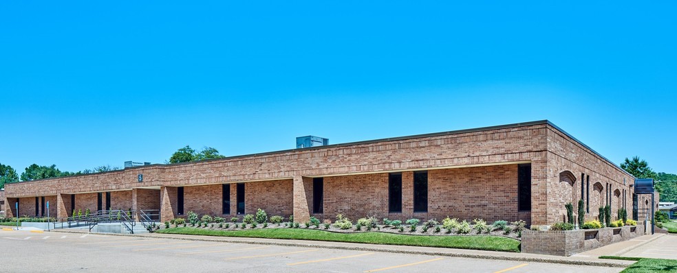 3800 Paluxy Dr, Tyler, TX for lease - Building Photo - Image 3 of 23