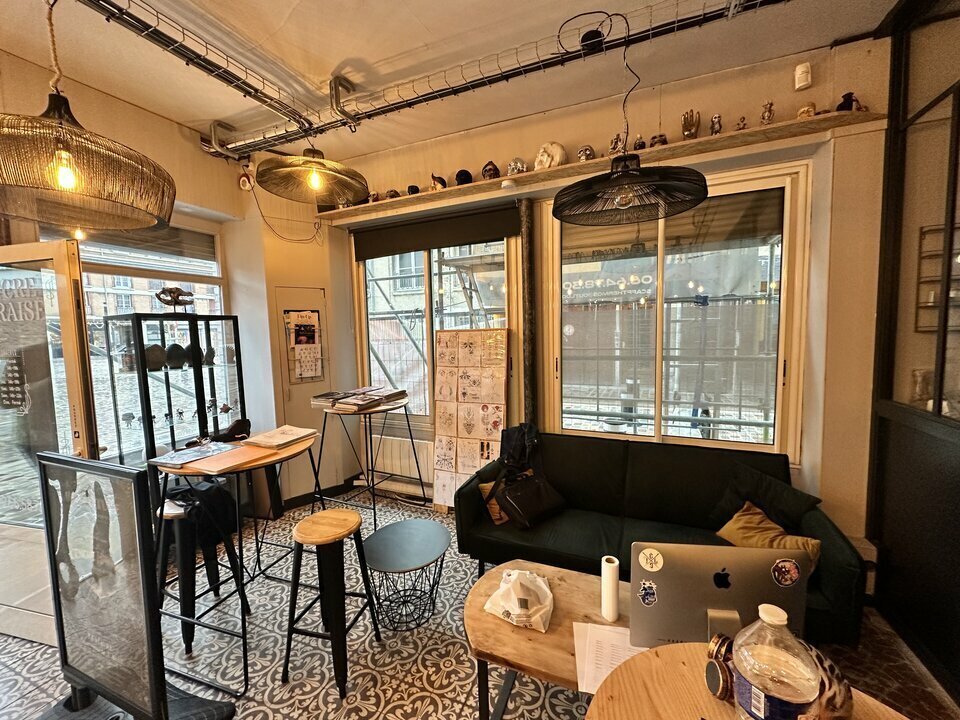 Retail in Le Havre for lease Interior Photo- Image 1 of 4