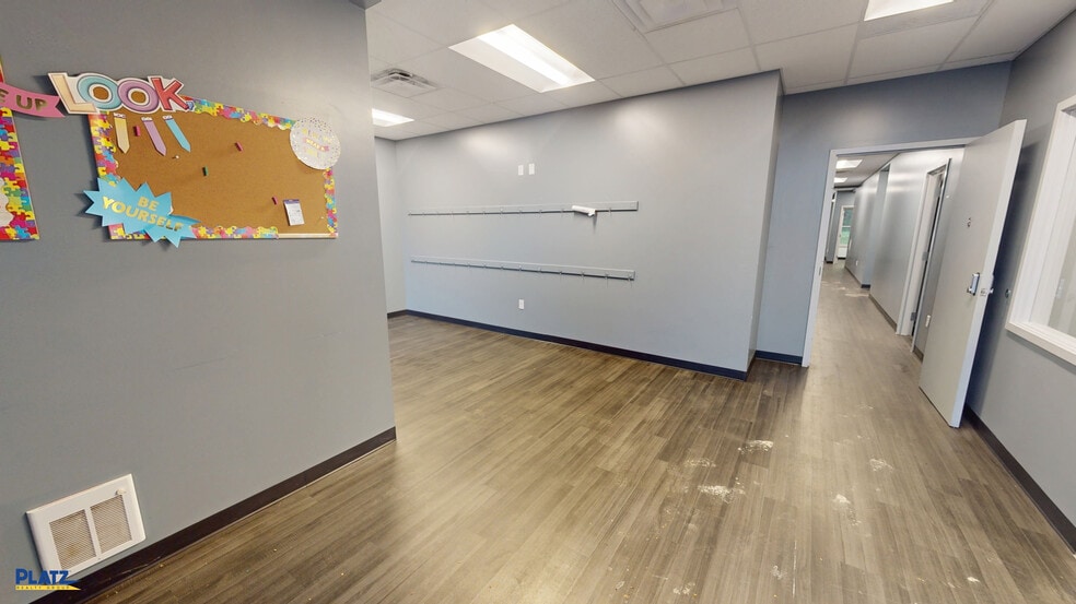 8170 South Ave, Youngstown, OH à louer - Photo du bâtiment - Image 2 de 14