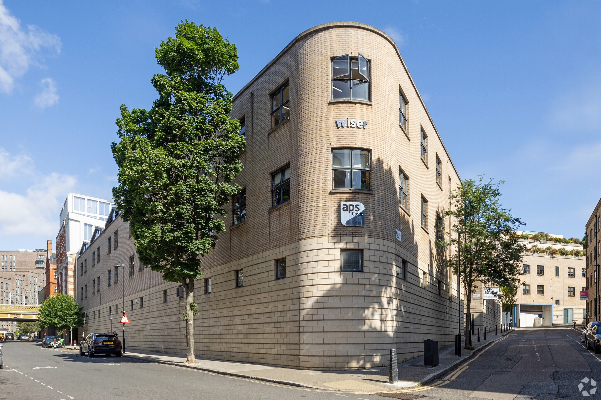 1-2 Bakers Yard, London for sale Primary Photo- Image 1 of 5