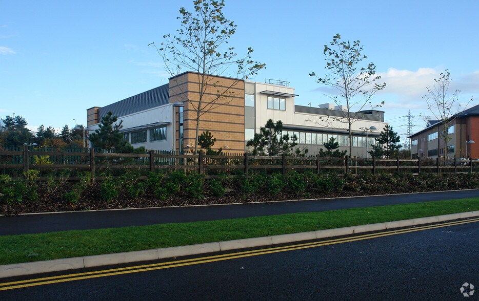 Greenfield Ln, Wolverhampton à louer - Photo du bâtiment - Image 3 de 4