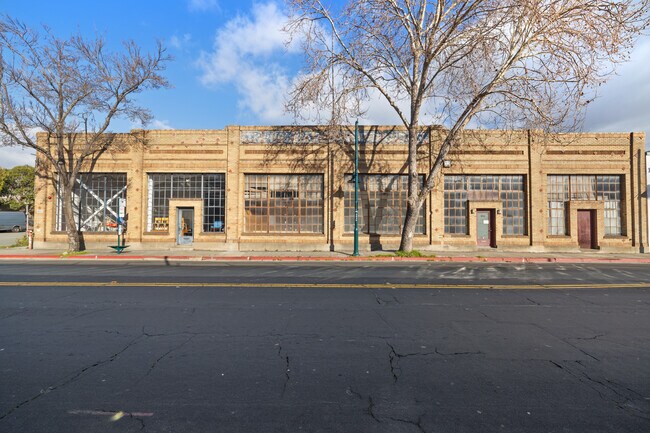 Plus de détails pour 4512-4514 Hollis St, Emeryville, CA - Bureau/Commerce de détail à louer