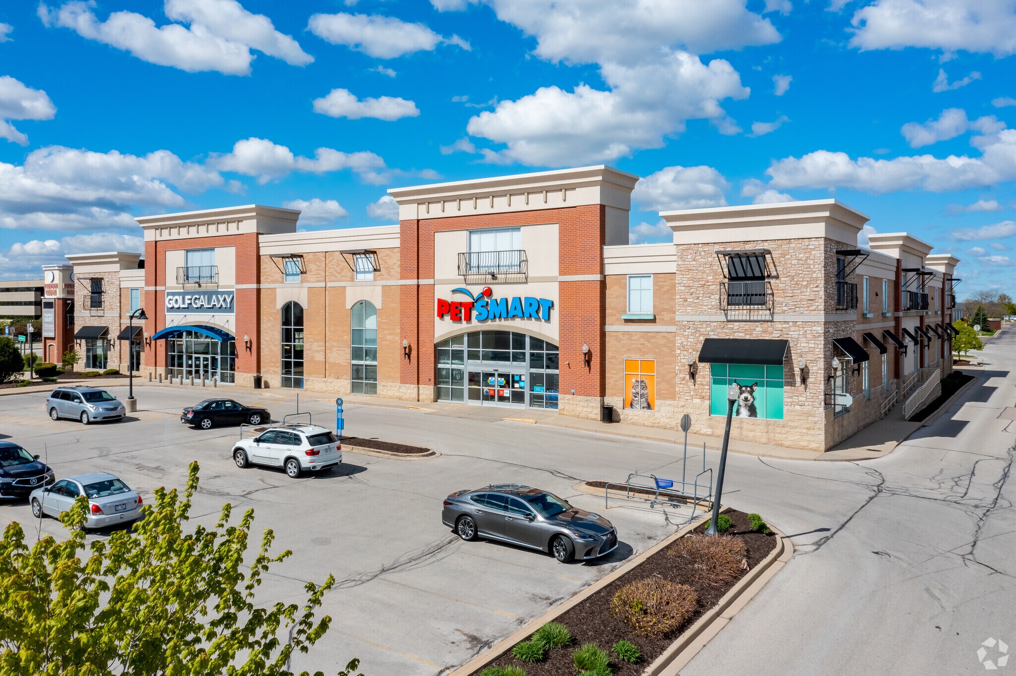 16130 W Bluemound Rd, Brookfield, WI for lease Primary Photo- Image 1 of 9