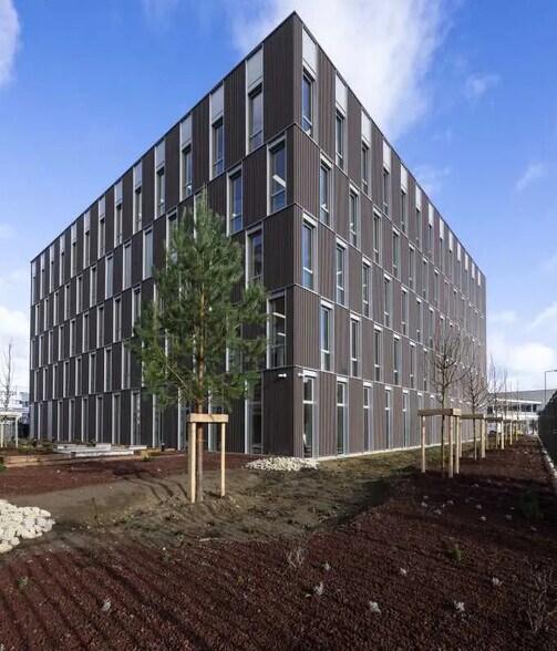 10 Rue Henri Legay, Villeurbanne à louer - Photo du bâtiment - Image 2 de 2