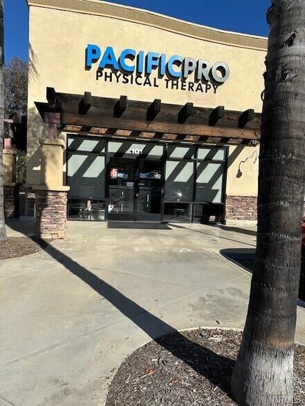 1561 E Ontario Ave, Corona, CA for sale - Building Photo - Image 2 of 6