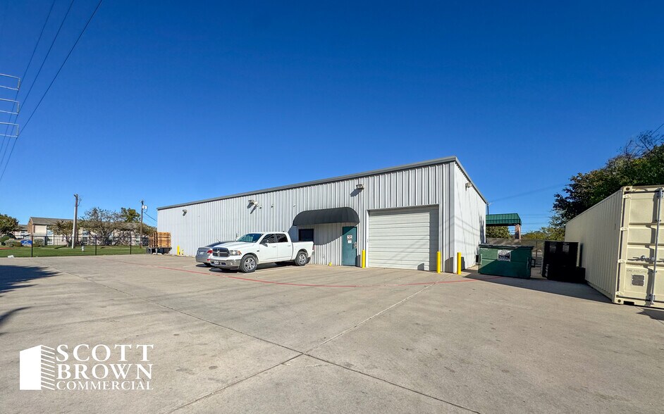 204 Cardinal Dr, Denton, TX à vendre - Photo principale - Image 1 de 4