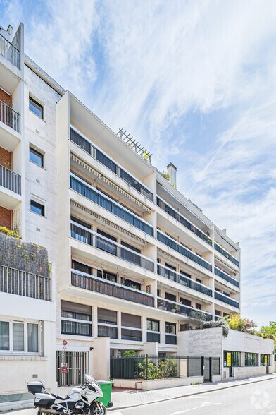 27-29 Rue Ledion, Paris à vendre - Photo du bâtiment - Image 2 de 4