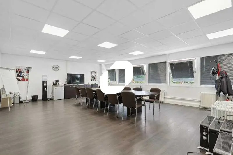 Industrial in Le Blanc-Mesnil for lease Interior Photo- Image 1 of 17