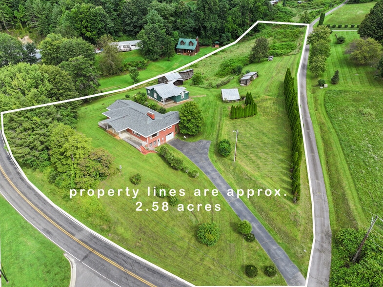 5 Noland Downs Rd, Waynesville, NC for sale - Primary Photo - Image 1 of 33