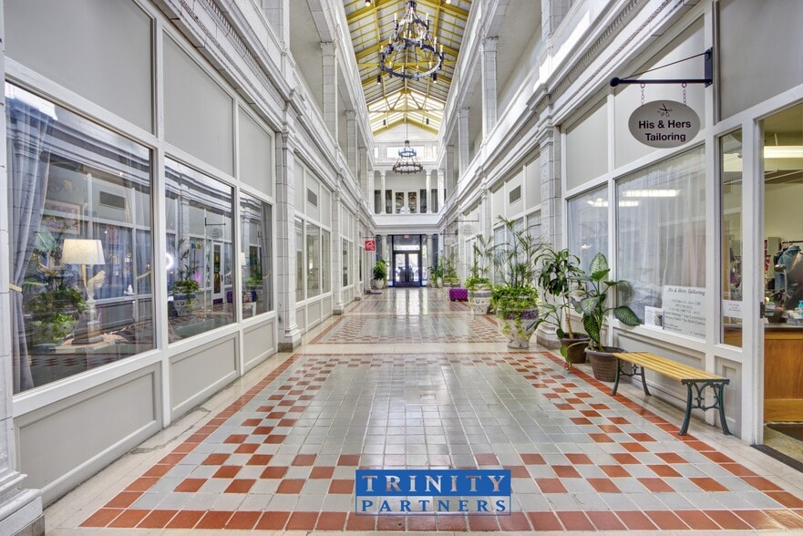 1332 Main St, Columbia, SC à louer - Photo intérieure - Image 2 de 8