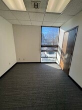 1933-1955 Jadwin Ave, Richland, WA à louer Photo intérieure- Image 2 de 14