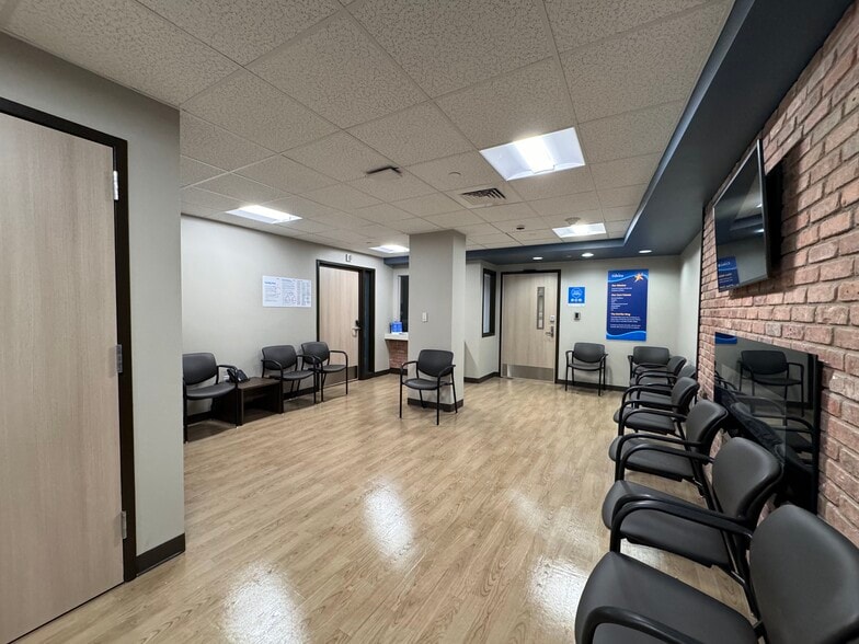 1414 W 4th St, Brooklyn, NY for lease - Interior Photo - Image 2 of 9