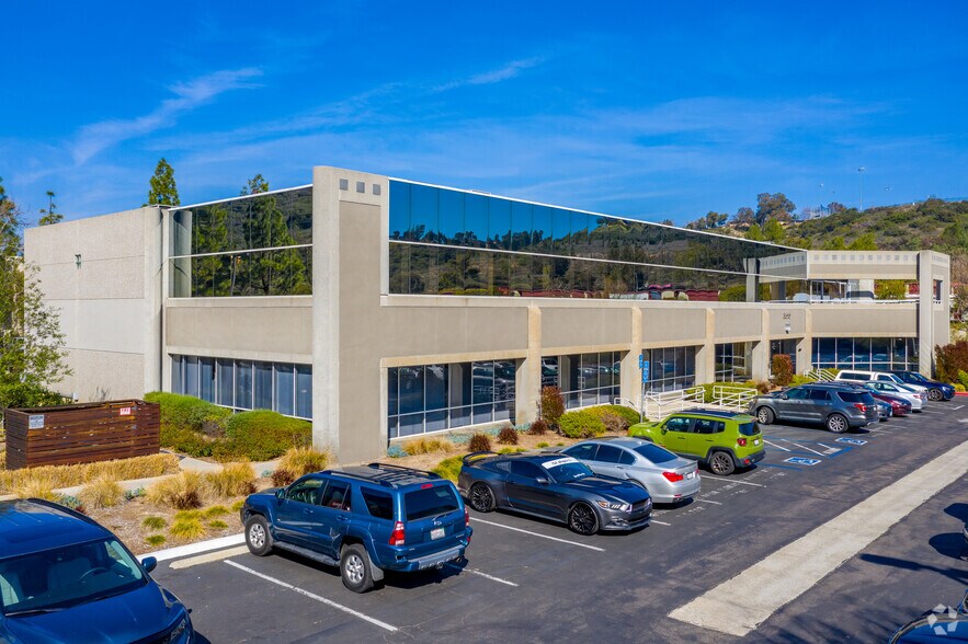 3870 Murphy Canyon Rd, San Diego, CA à louer - Photo du bâtiment - Image 3 de 13