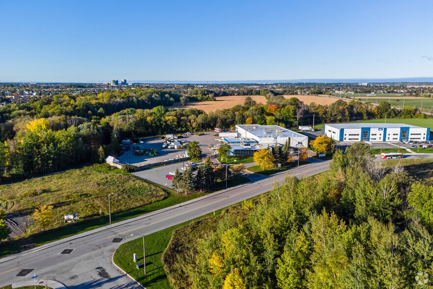 90 Bill Leathem Dr, Ottawa, ON à vendre - Aérien - Image 2 de 18