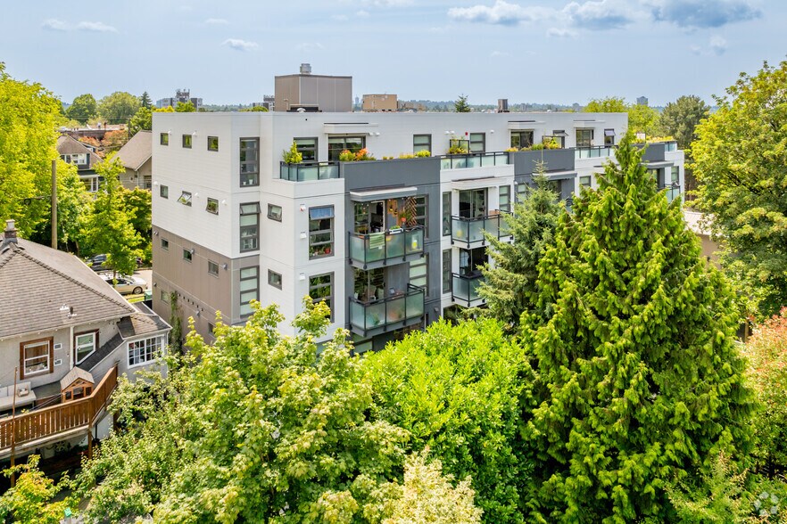 1551 Grant St, Vancouver, BC à vendre - Photo du bâtiment - Image 3 de 3