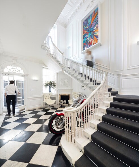 59-60 Grosvenor St, Londres à louer - Photo du bâtiment - Image 2 de 42