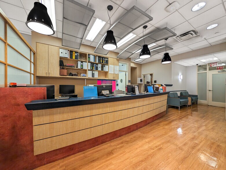 780 8th Ave, New York, NY à louer - Photo intérieure - Image 2 de 7