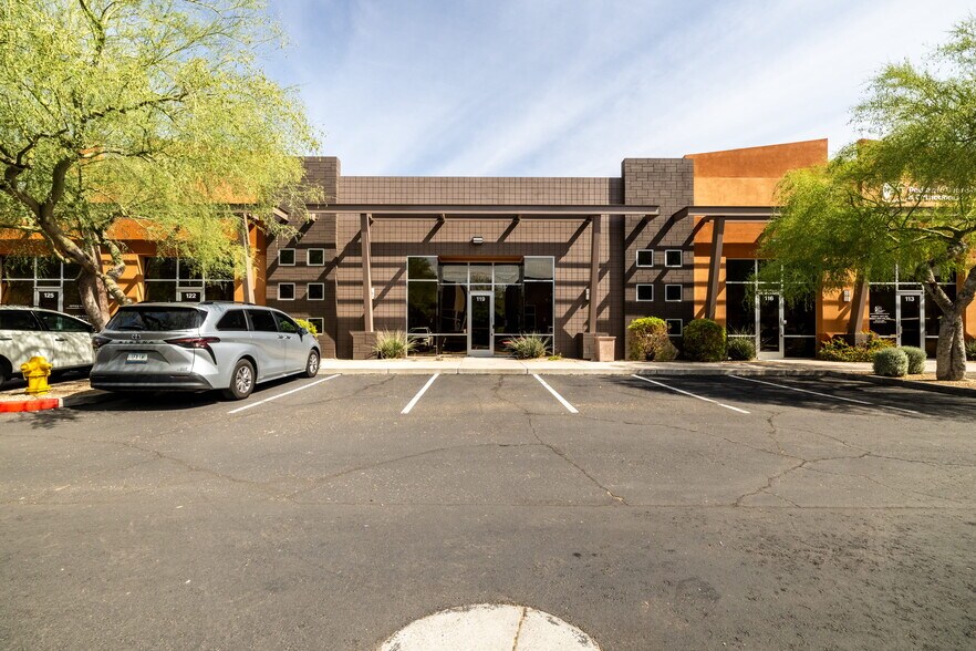 2020 W Whispering Wind Dr, Phoenix, AZ à louer - Photo du bâtiment - Image 3 de 9