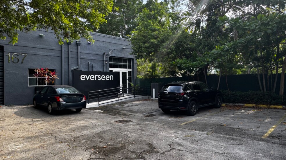 167 NE 26th St, Miami, FL à louer - Photo du bâtiment - Image 1 de 14
