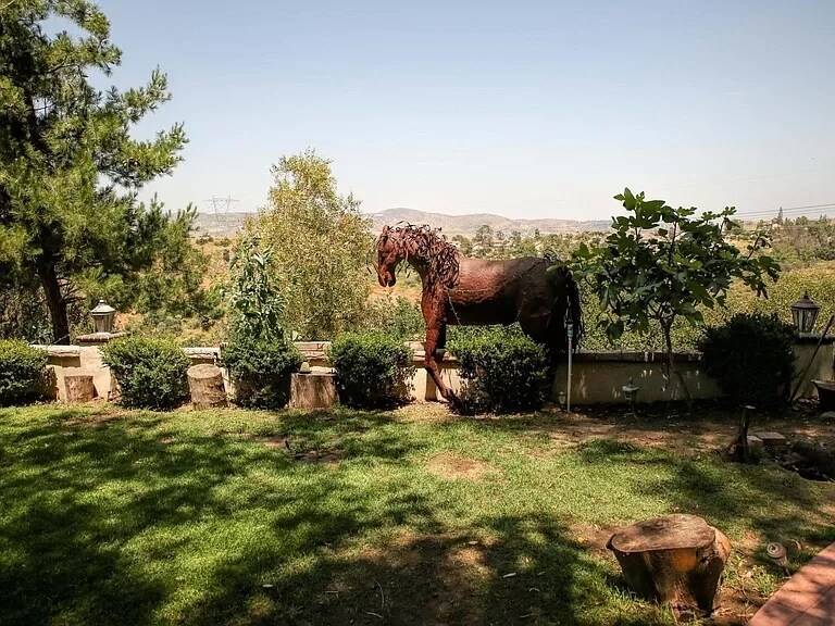 365 S Mohler Dr, Anaheim, CA à vendre - Photo du bâtiment - Image 1 de 36