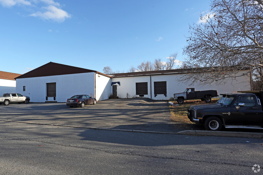 826-828 Bank St, Emmaus, PA à vendre - Photo principale - Image 1 de 1