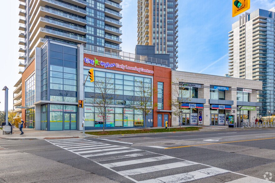 2200 Lake Shore Blvd W, Toronto, ON à vendre - Photo principale - Image 1 de 1