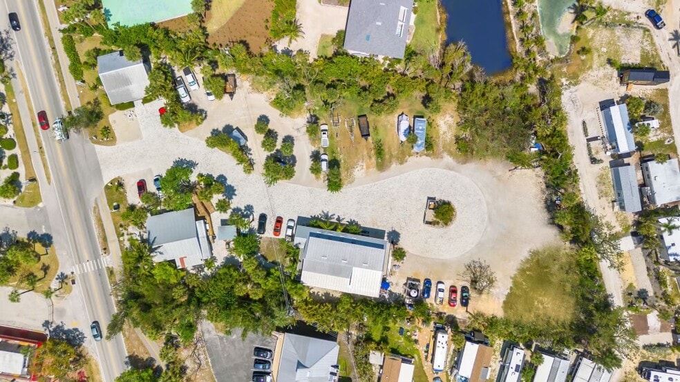Sanibel Commons portfolio of 3 properties for sale on LoopNet.ca - Aerial - Image 3 of 31
