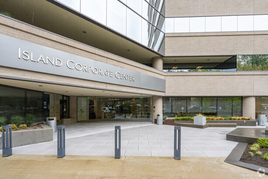 7525 SE 24th St, Mercer Island, WA à louer - Photo du bâtiment - Image 3 de 7