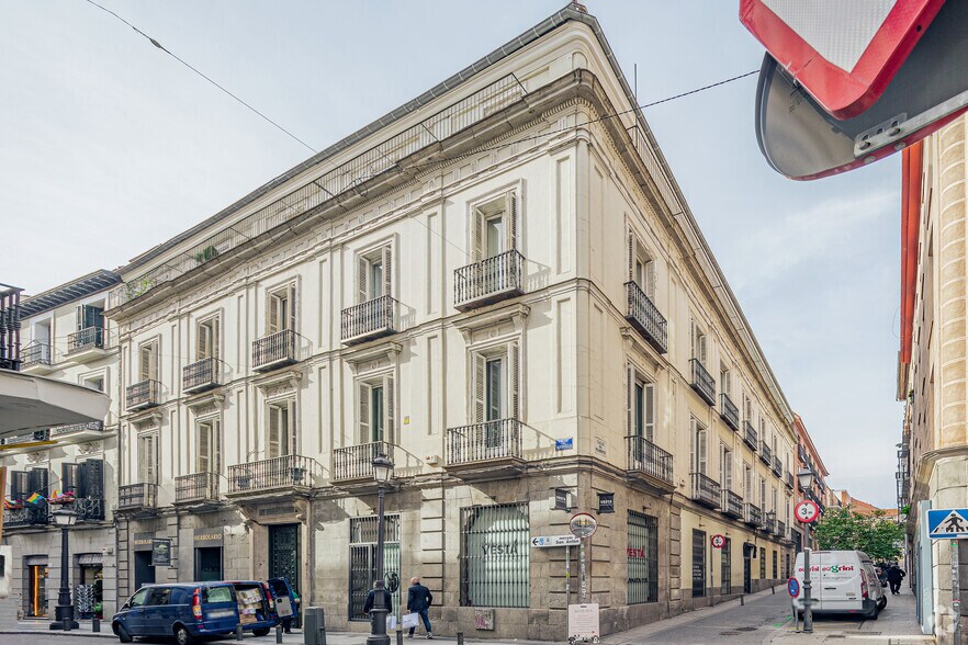Calle de Barquillo, 29, Madrid, Madrid à louer - Photo du bâtiment - Image 2 de 2