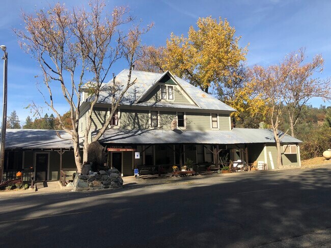 More details for 125 Deadwood Rd, Lewiston, CA - Retail for Sale