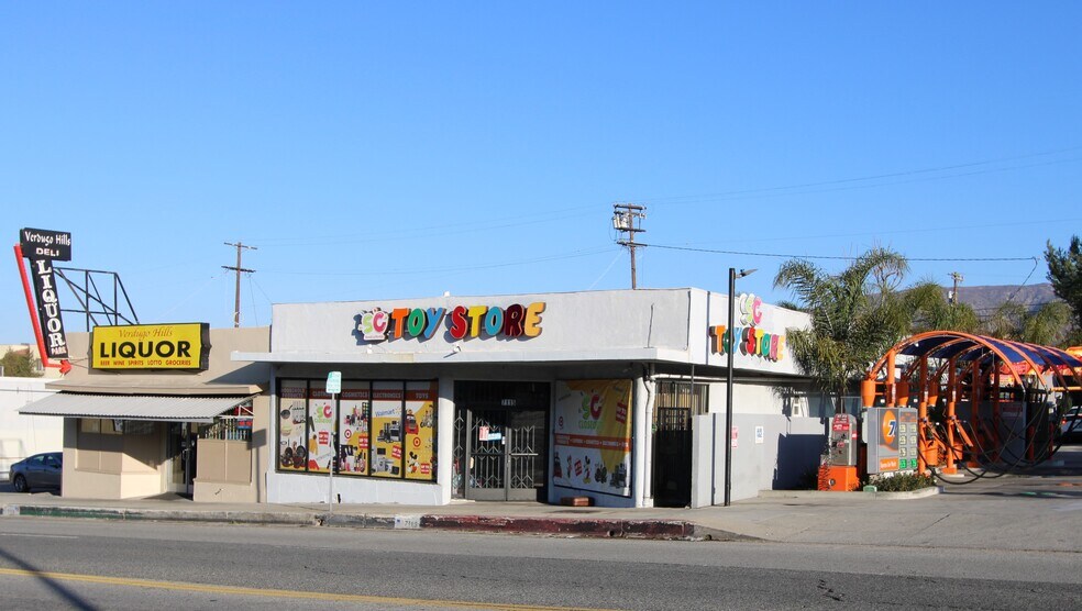 7115 Foothill Blvd, Tujunga, CA à louer - Photo du bâtiment - Image 2 de 6