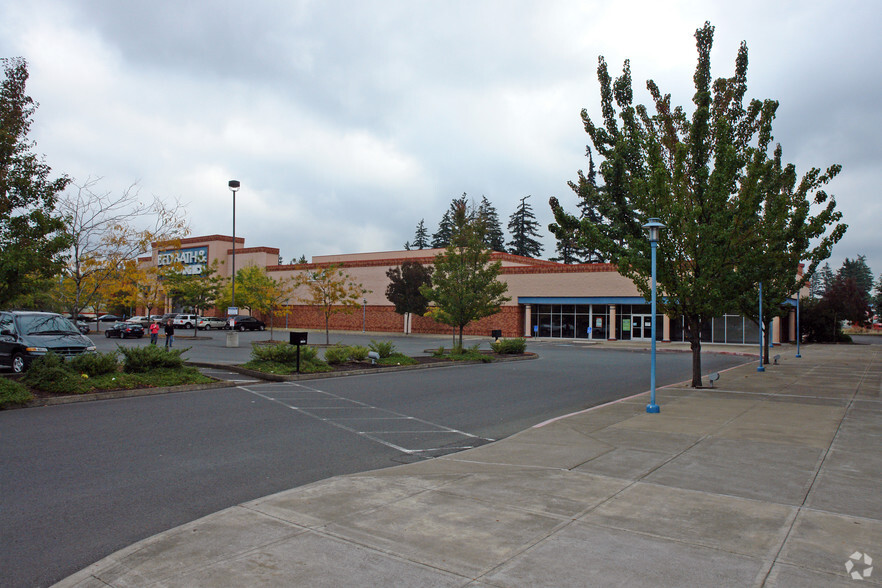 16800-16940 SW 72nd Ave, Tigard, OR à louer - Photo du bâtiment - Image 2 de 5