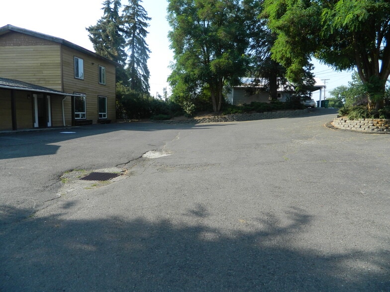 2345 Biehn St, Klamath Falls, OR for sale - Building Photo - Image 2 of 7
