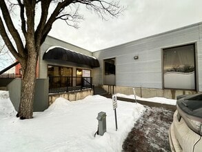 11904 113 Av, Edmonton, AB à louer Photo intérieure- Image 1 de 6