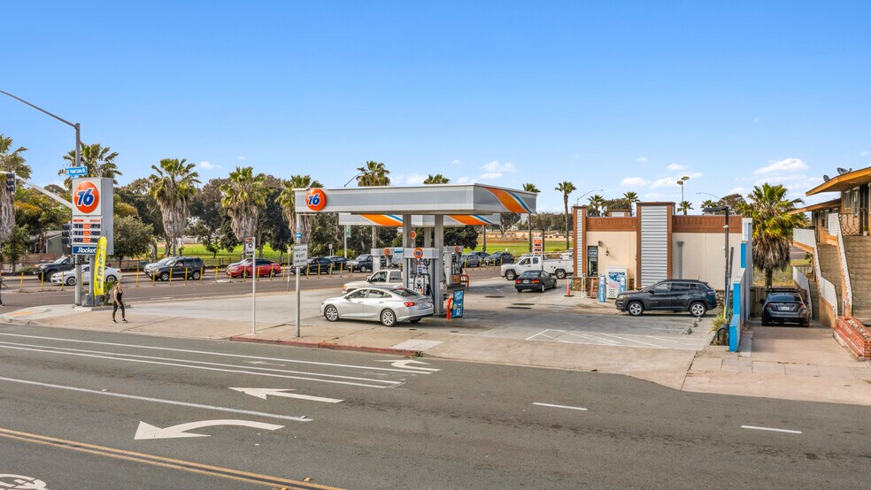 2305 Sunset Cliffs Blvd, San Diego, CA à vendre - Photo du bâtiment - Image 3 de 27